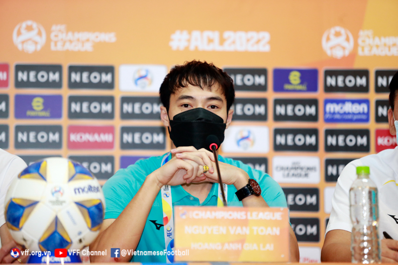 HLV Kiatisak (HAGL): “Jeonbuk là đội bóng lớn của châu Á” - Ảnh 1.