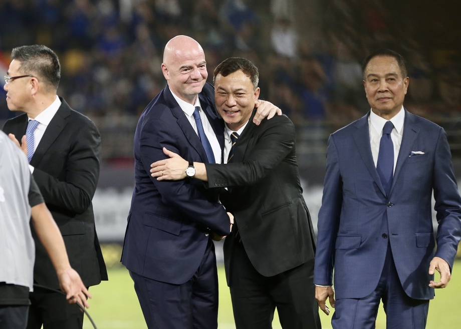 CLB CAHN nhận vinh dự lớn từ FIFA, dàn sao ĐT Việt Nam đi vào lịch sử bóng đá Đông Nam Á?